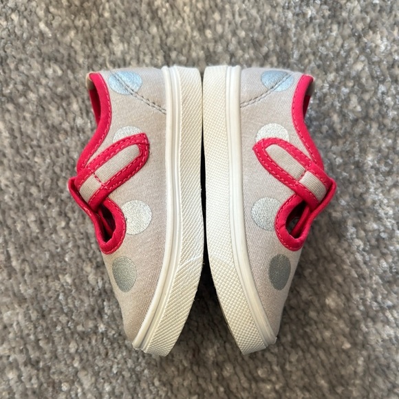 Oomphies grey and silver metallic Polka Dot Mary Jane with pink trim size 6 - Picture 2 of 5